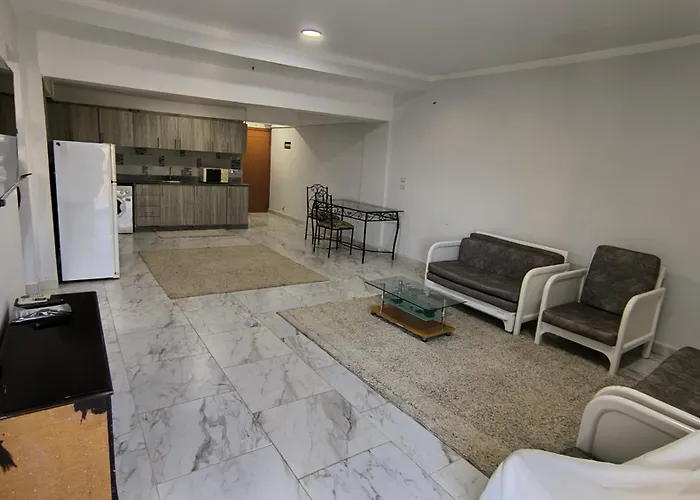 Paradise Hill Apartmanhotel Gurdaka
